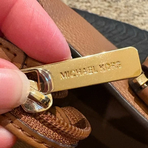 Michael Kors 3 in 1 Tote - Picture 6 of 16